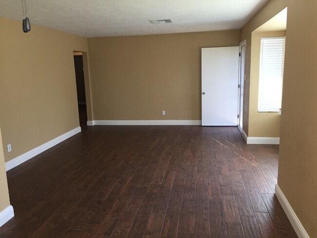 Building Photo - 3116 River Blvd