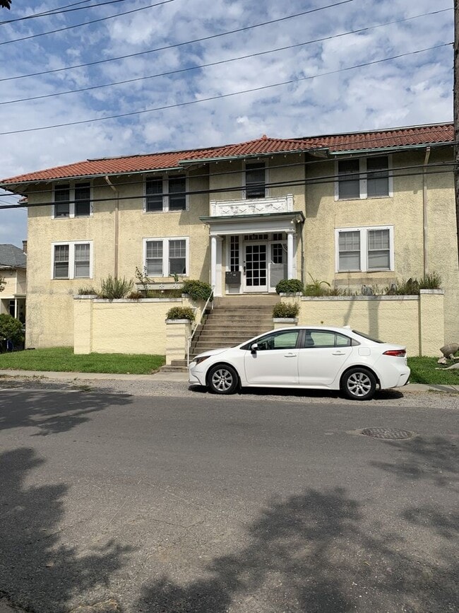 STRAIGHTlvr1010a - STRAIGHTlvr1010a Apartment