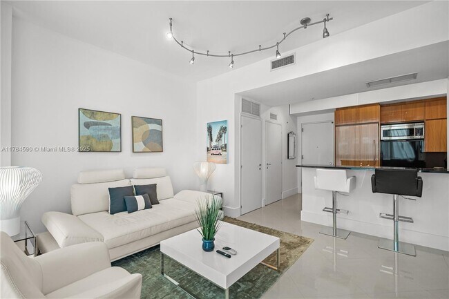 Foto del edificio - 50 South Pointe Dr