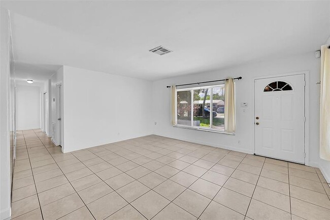 Building Photo - 6421 SW 16th St