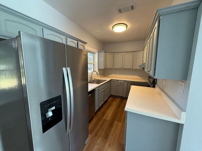 Foto del edificio - Pensacola - Woodland Heights - 3 bedroom, ...