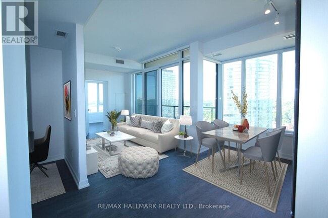 Photo du bâtiment - 1926 Lake Shore Blvd W