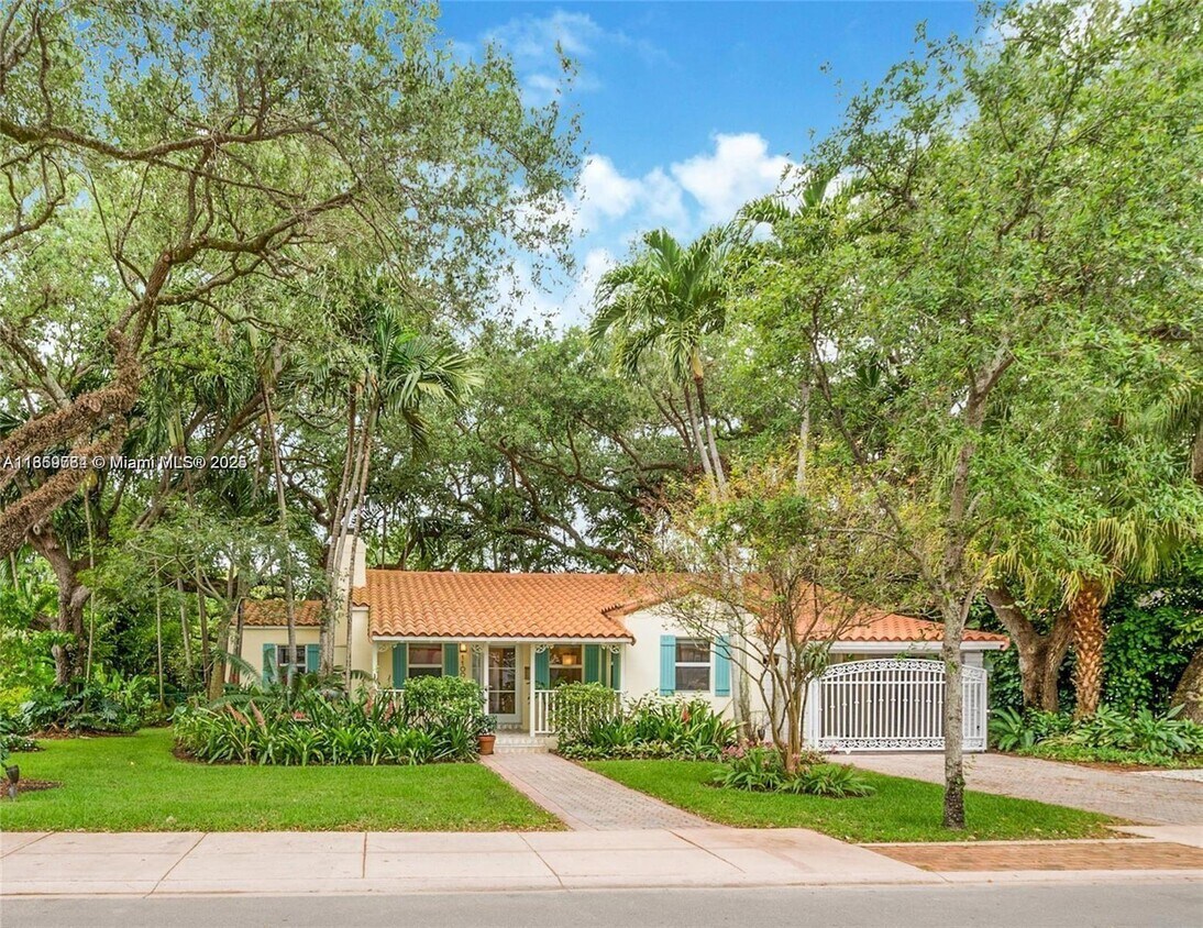 Foto principal - 1100 El Rado St