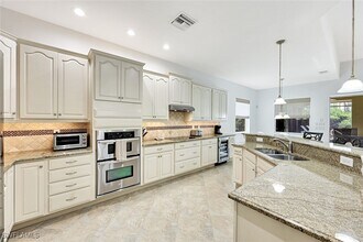 Building Photo - 7655 Martino Cir