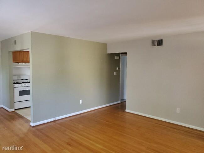 Building Photo - 2 br, 1 bath House - 1044 N Daniel St
