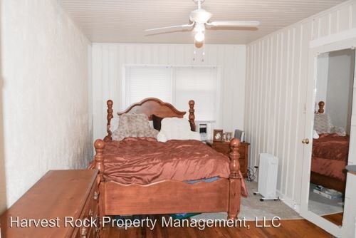 Building Photo - 2300 W Lowden St