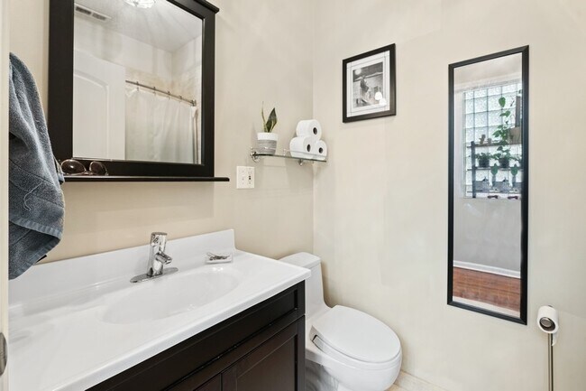 Foto del edificio - 2246 N Magnolia Ave