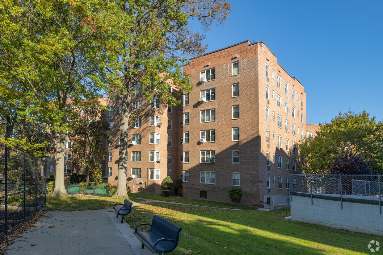 209-20 18th Avenue - Bay Ter Co-Op