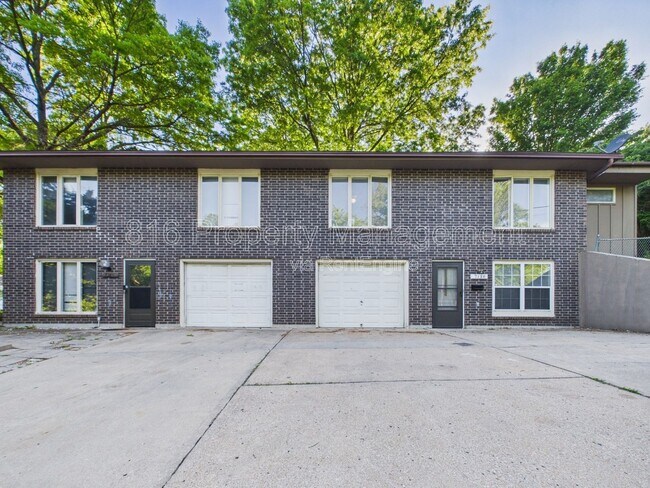 Foto del edificio - 7156 Woodson Rd