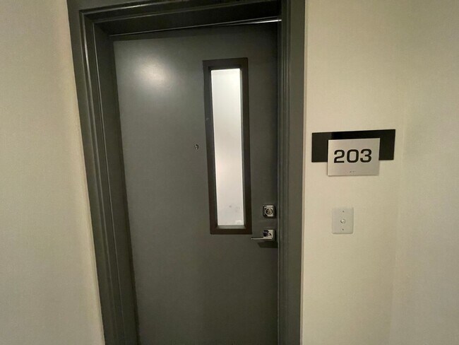 Foto del edificio - 3743 Midvale Ave