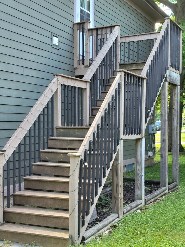 Building Photo - 196 Bristol St