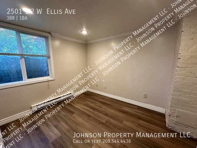 Foto del edificio - 2501 1/2 W  Ellis Ave-