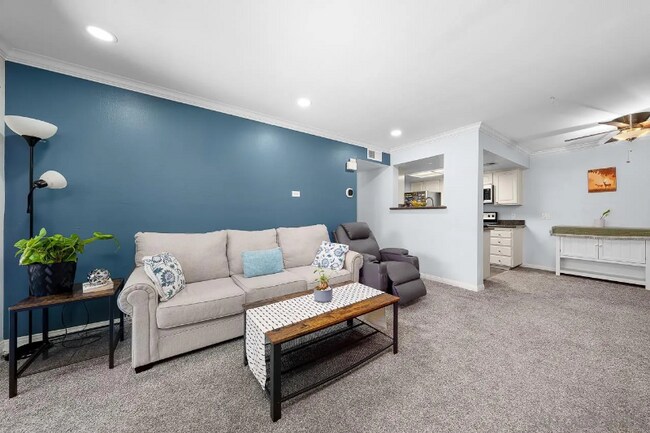 Foto del edificio - 12015 Alta Carmel Ct