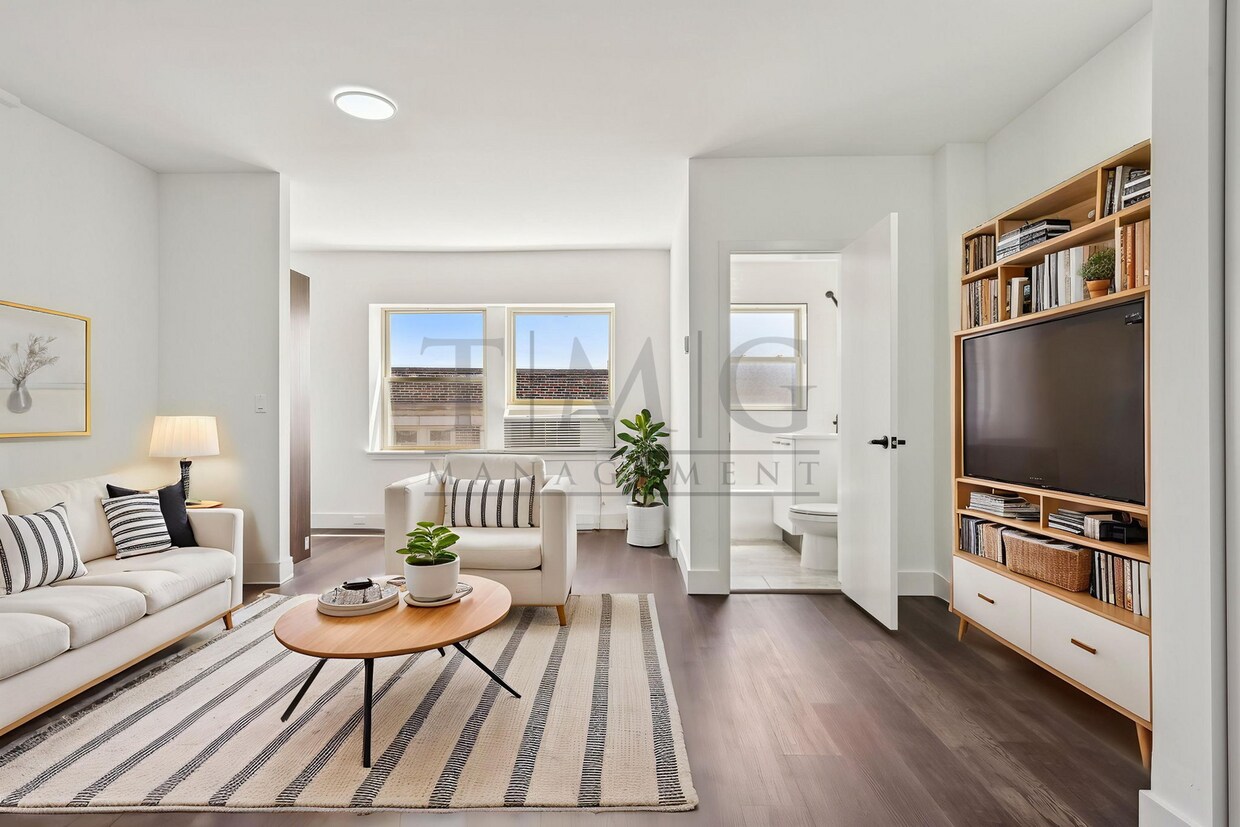 Foto principal - Sleek, Bright & Brand New — Stylish Studio...
