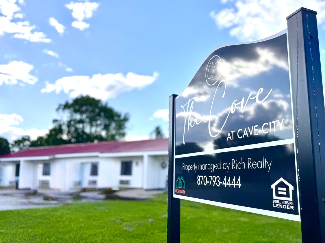 Primary Photo - Newly Remodeled 2/1 in Cave City!