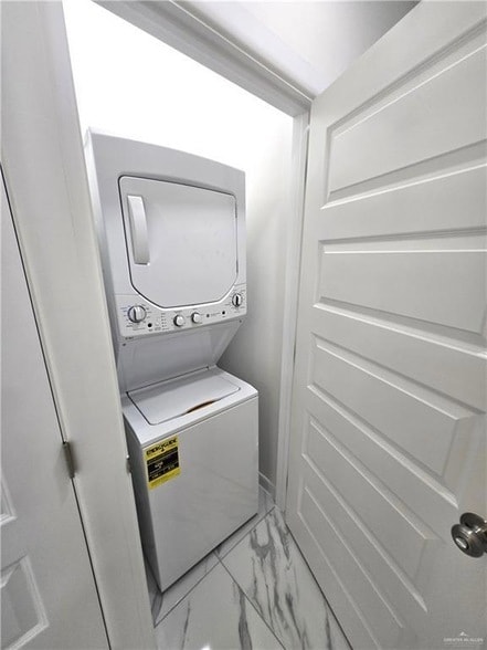 Building Photo - 3201 Magdalena St