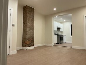 Building Photo - 51 Tyler St