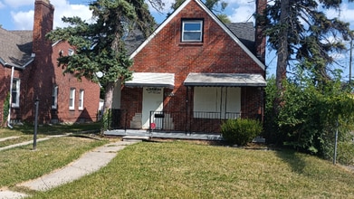 Building Photo - 18000 Tracey St