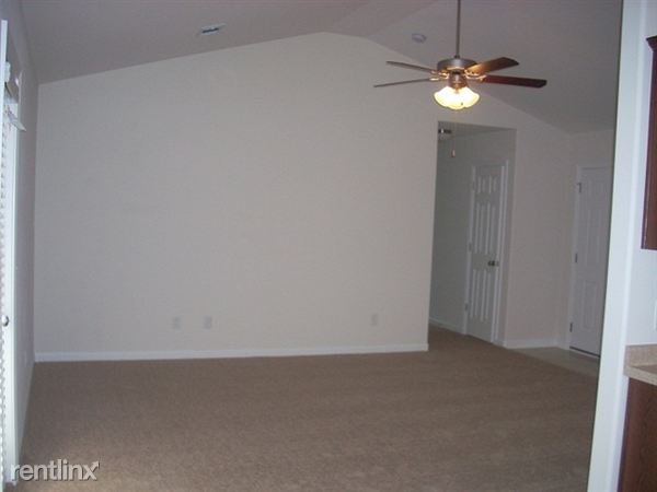 Foto del edificio - 103 Five Oaks Ct