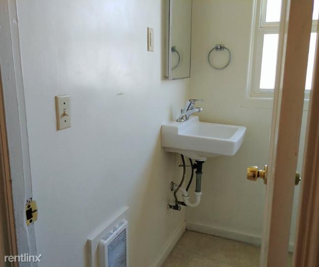 Building Photo - 1103 W Shoshone St