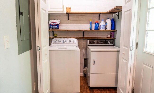 Foto del edificio - Adorable home available within 2 weeks of signing