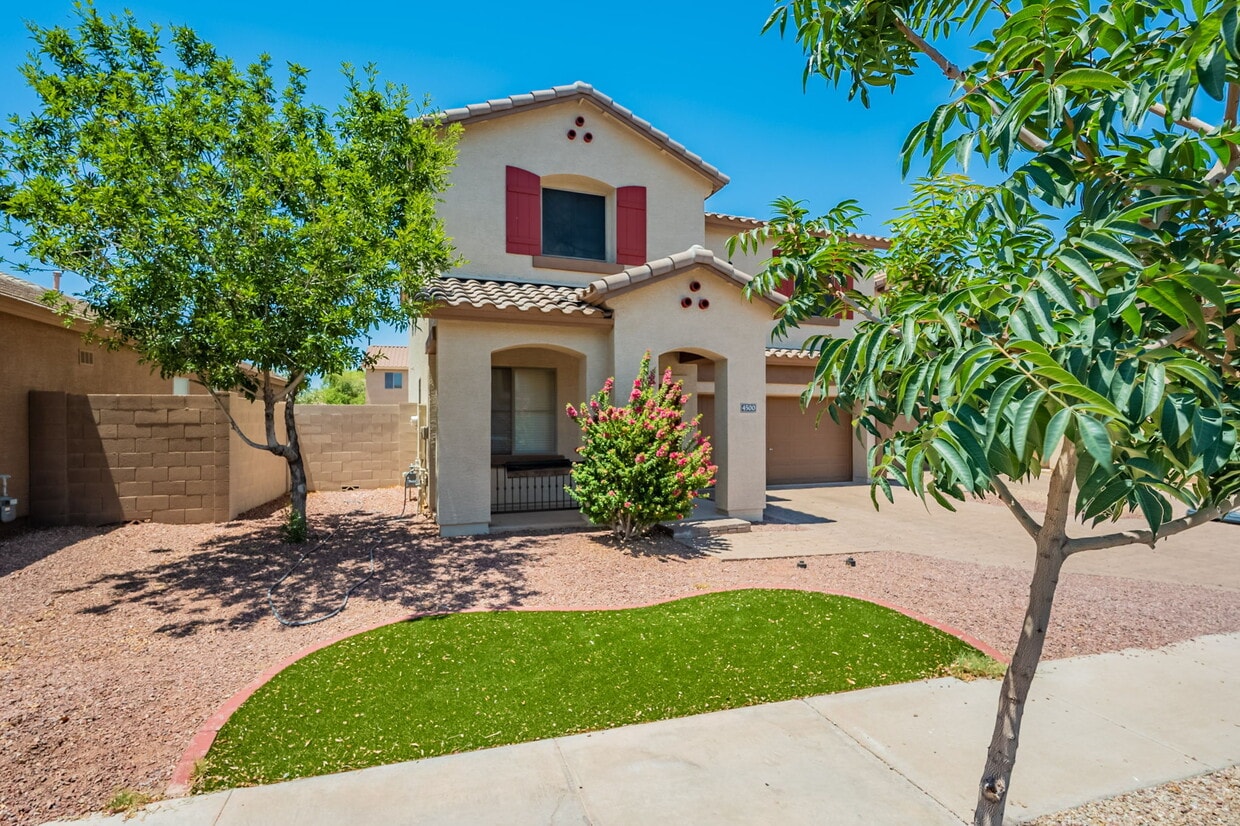 Primary Photo - 4500 E Del Rio St