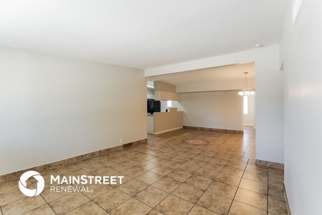 Building Photo - 3816 W Townley Ave