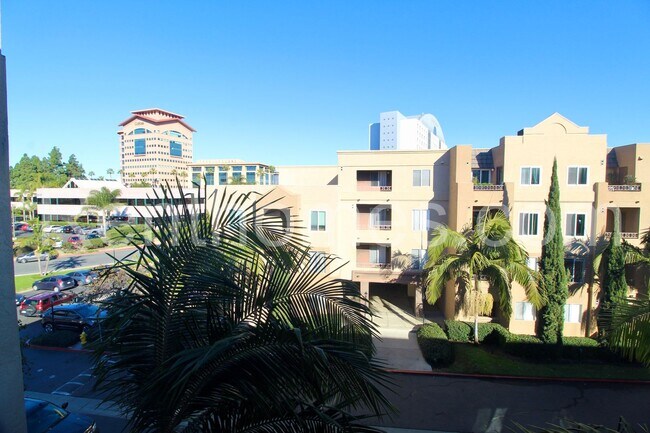 Foto del edificio - 3520 Lebon Dr