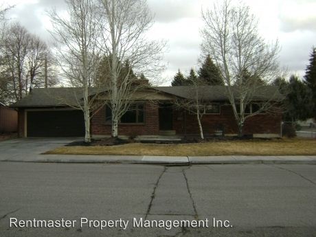 Primary Photo - 220 Pinon Dr
