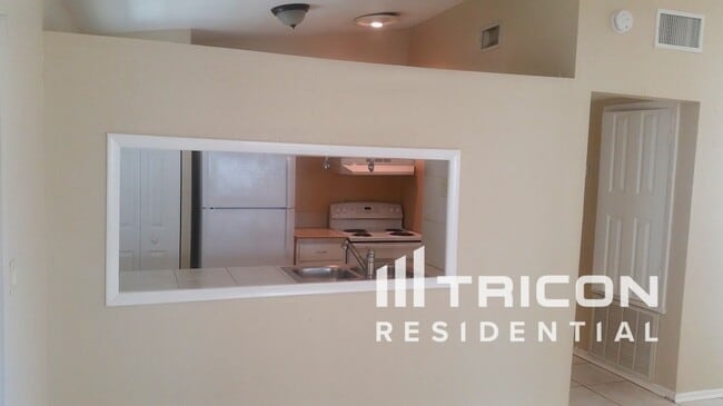 Building Photo - 3469 Seagrape Dr