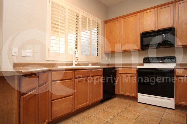 Building Photo - 2039 W Olive Way