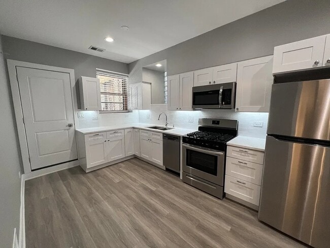 Photo - 1227 W Ohio St Apartment