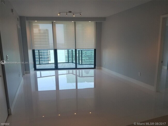 Foto del edificio - 2 br, 2 bath Condo - 1300 S Miami Ave