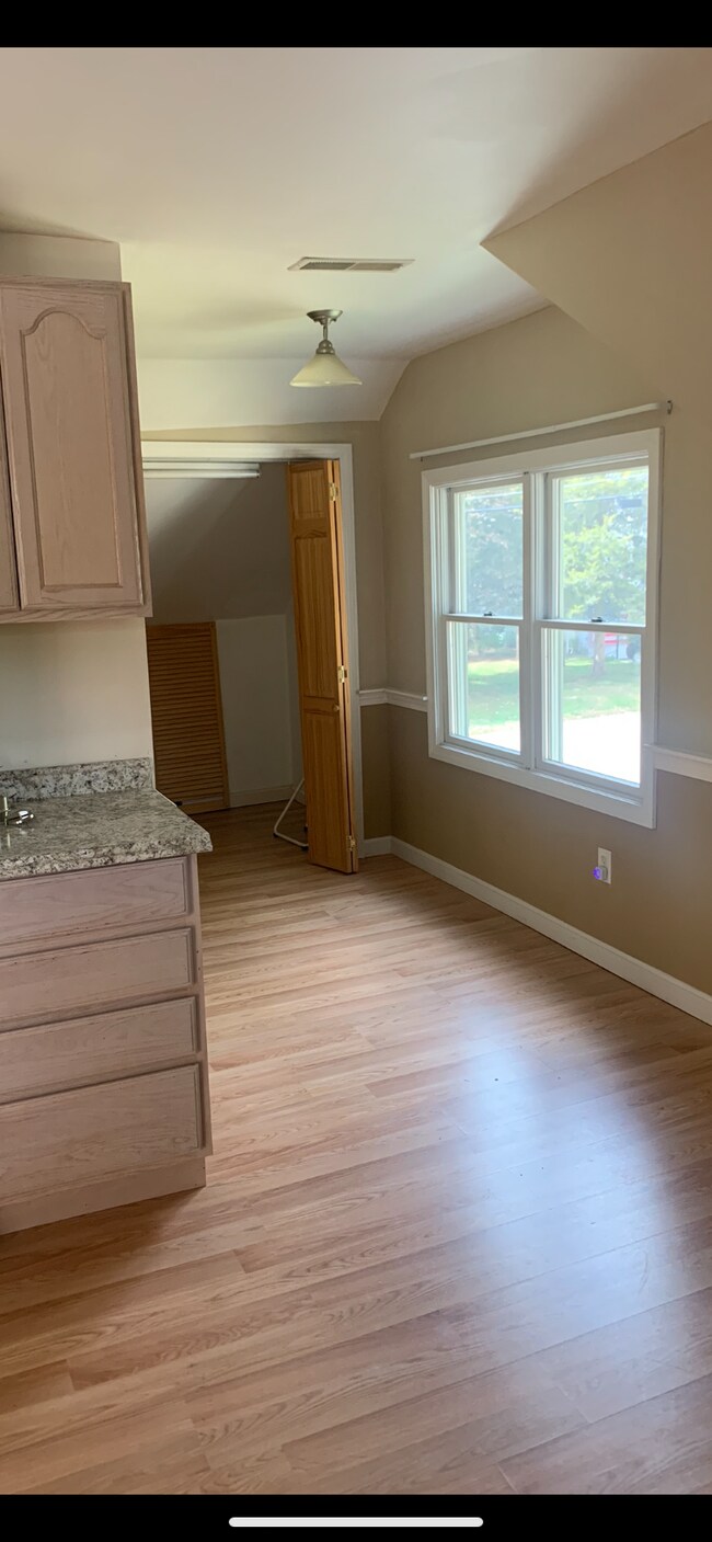 Foto del edificio - 17 Rosewood Ave