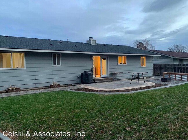 Building Photo - 3 br, 2 bath House - 4215 W 3rd Ave