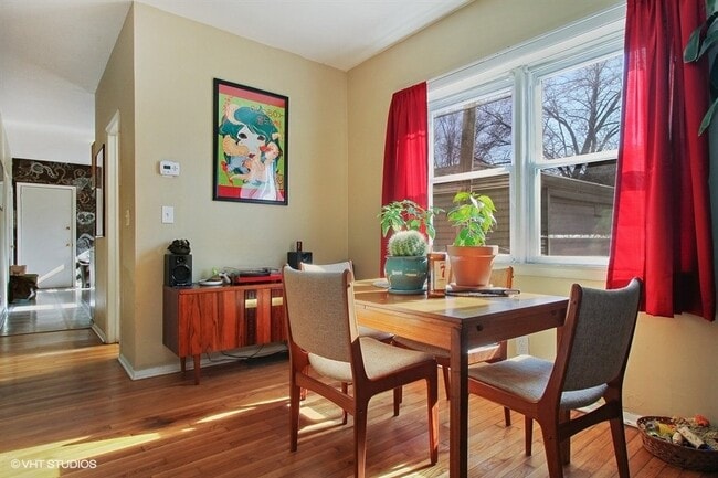 Dining Room - 2915 Hamlin N Ave