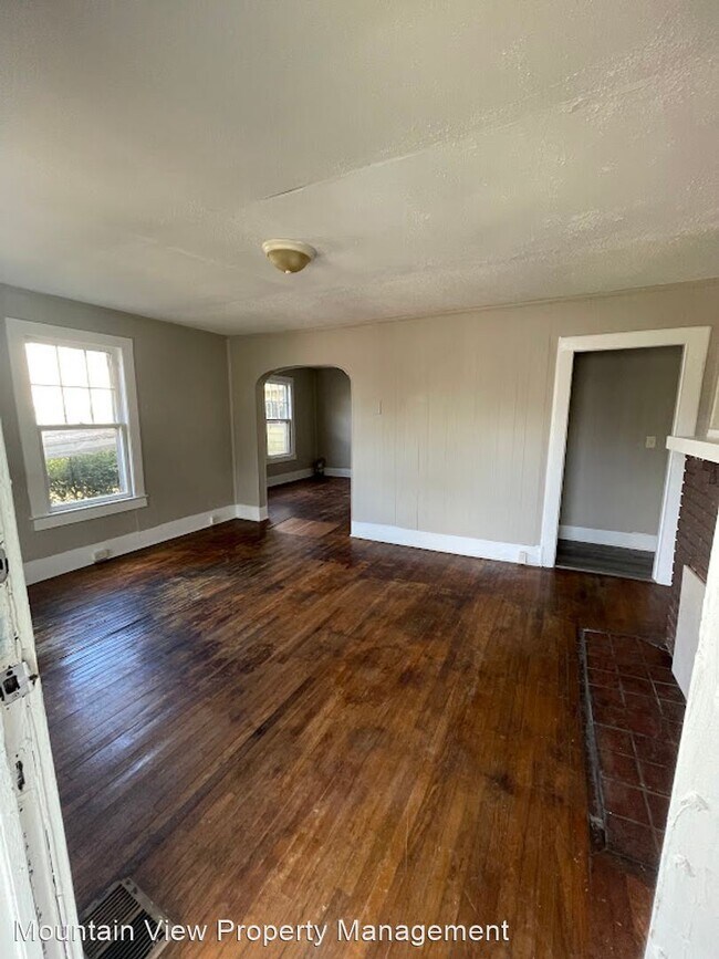 Building Photo - 3 br, 1 bath House - 1234 Wheeler Ave