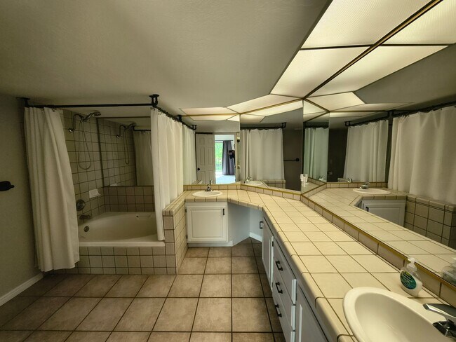 Foto del edificio - Sports Village - 2 Br + Play Loft, 2 Bath
