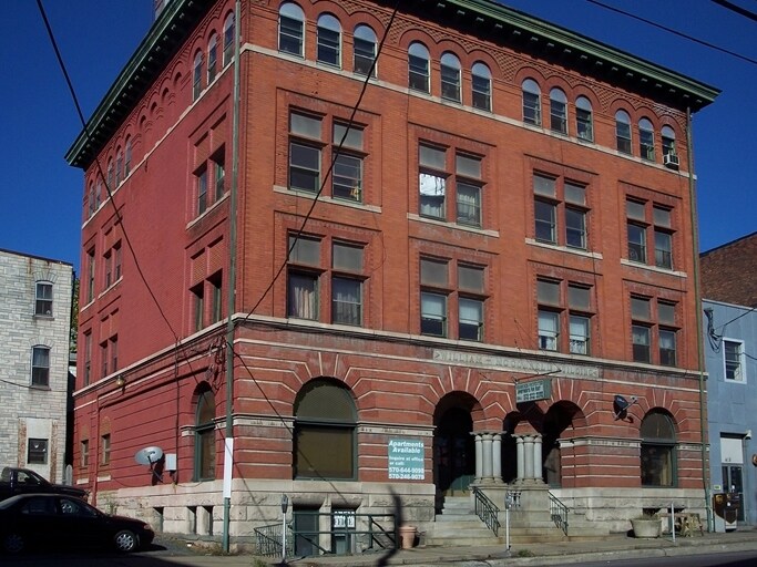 Primary Photo - 405 E Sunbury St