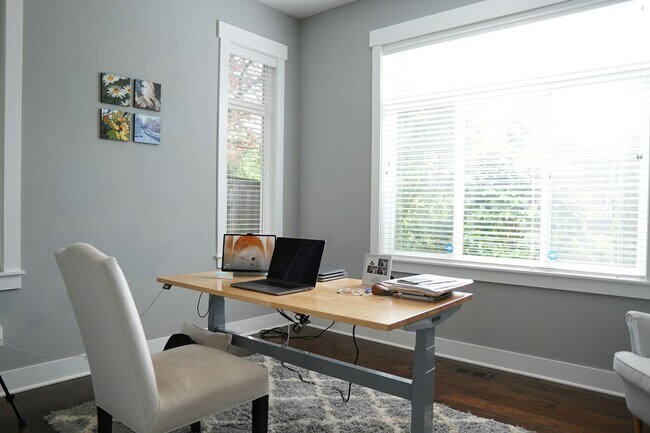 Foto del edificio - 2424 108th Ave NE