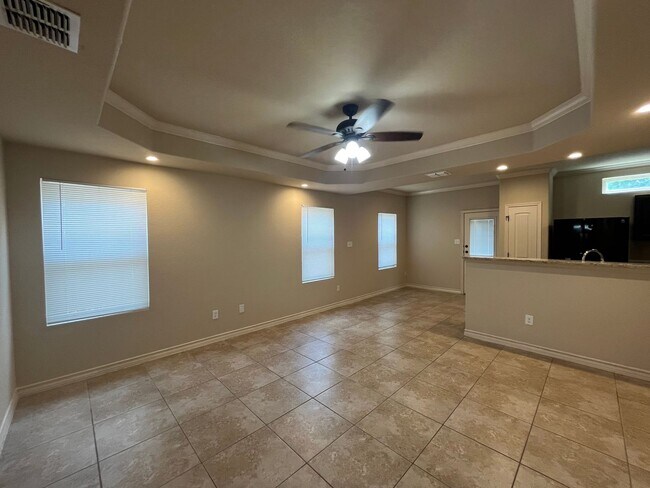 Foto del edificio - 6842 Lakeview Dr.