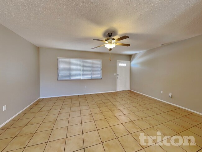 Foto del edificio - 7520 Darlene St