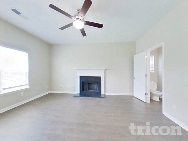 Foto del edificio - 3120 Far Emerald Land