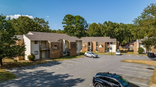 Foto del edificio - 101 Pine Forest Dr