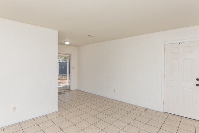 Foto del edificio - 4513 Guerlain Way