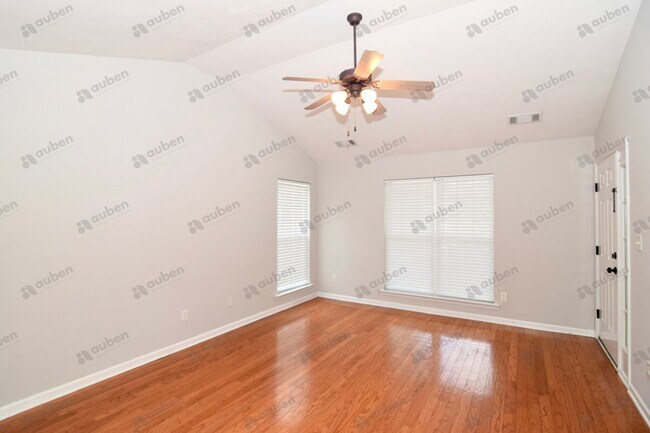 Foto del edificio - JUST REDUCED - $1750 - 4 bed/2.5 bath sing...
