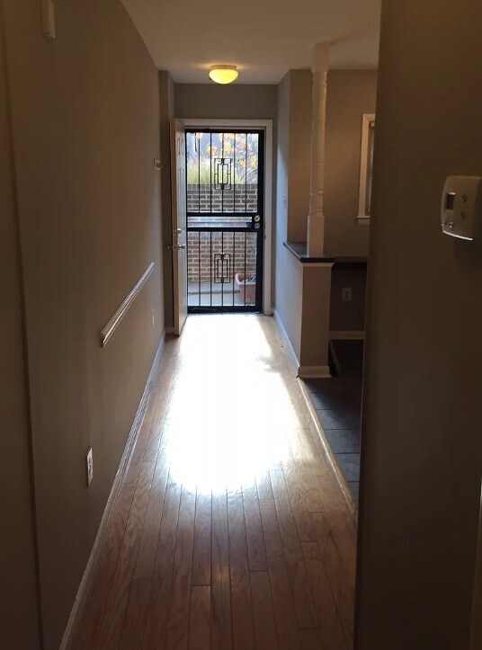 Foto del edificio - 1729 Newton St NW