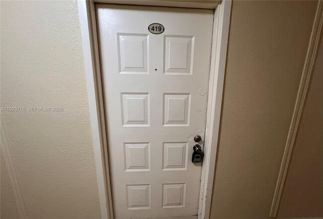 Foto del edificio - 6980 NW 186th St