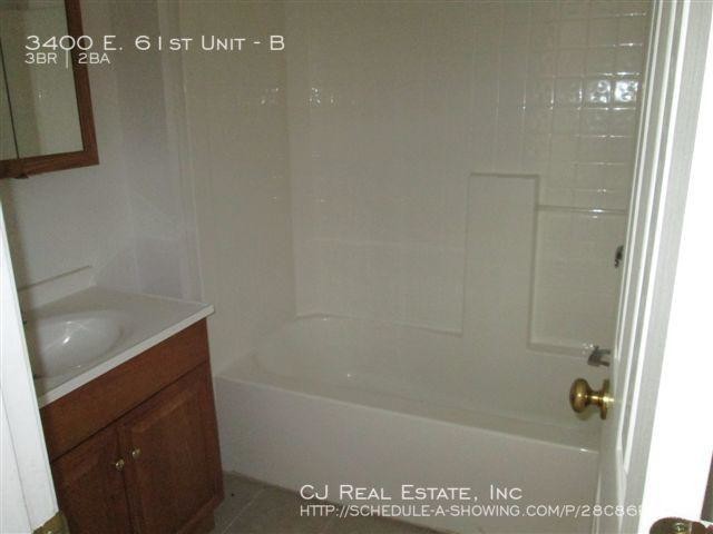 Building Photo - 3 bedroom in Kansas City MO 64130