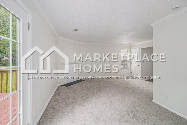 Building Photo - 2032 Charter Manor